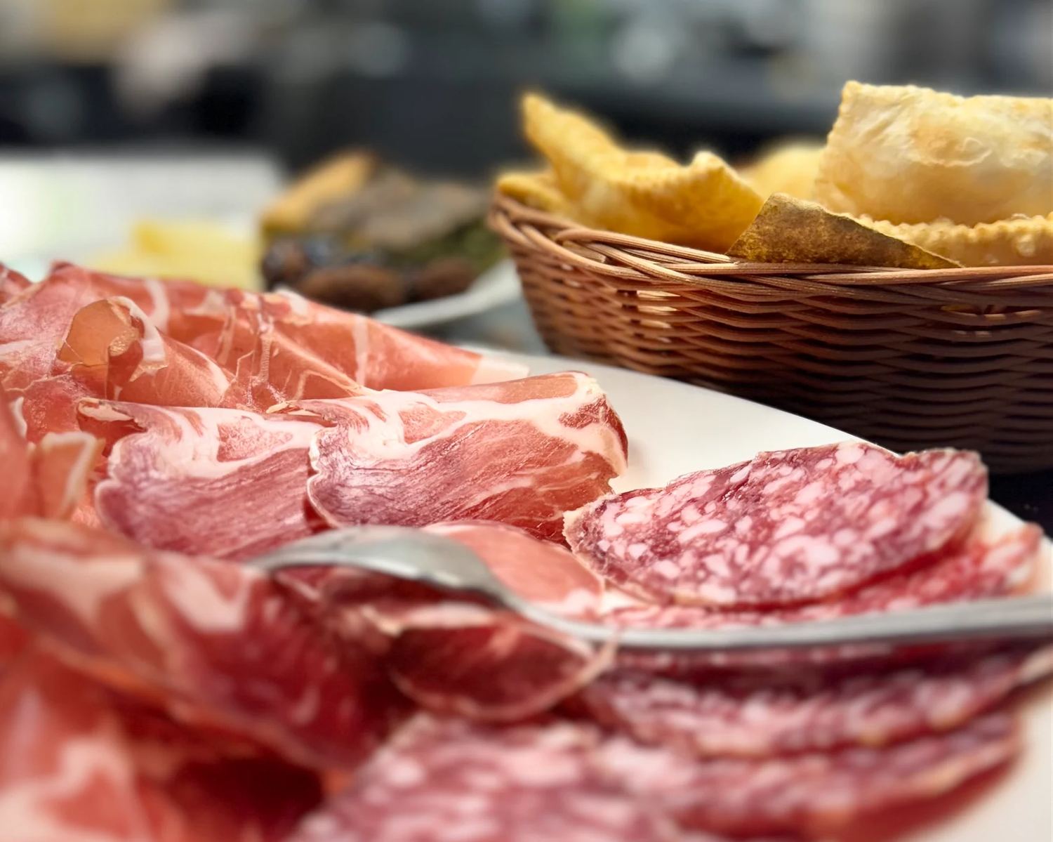 Tagliere di salumi con gnocco fritto